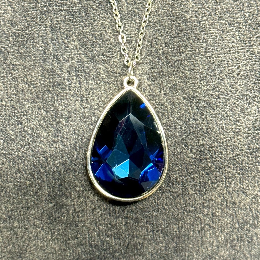 Blue Rhinestone Pendant Necklace